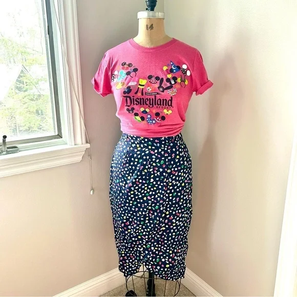 Disneyland Mickey Mouse Mickey Ears Red Colorful T shirt Sz Small - Picture 4 of 11